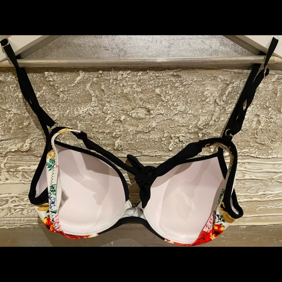 💋2/$20💋 BIKINI TOP 👙 - Picture 2 of 3